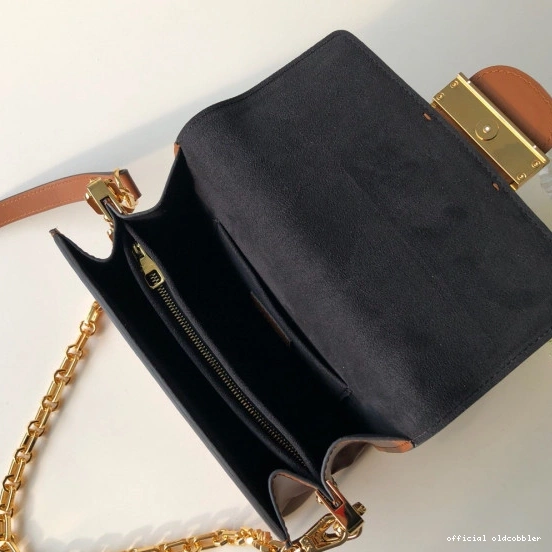 Official oldcobbler Spring Vuitton Show） Louis Dauphine Mini（2019 0821